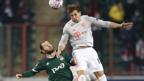 Екипът на Горецка не издържа на големите му... ръце (СНИМКИ)