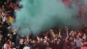 Две години наказание за унгарски фенове заради расизъм