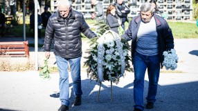 Десетки си взеха последно сбогом с Александър Шаламанов (ВИДЕО)