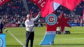 Стоичков развя знамето на 