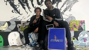 Бивш ас от НБА наби сина си и двама полицаи