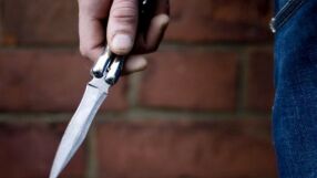 Футболист извади нож на треньор, полицията го прибра