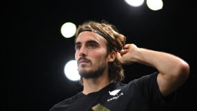 Невиждан цирк между Циципас и баща му (ВИДЕО)