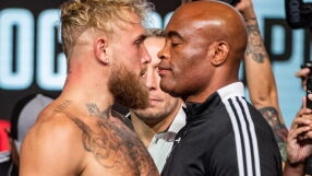 Блогър свали в осмия рунд бивш UFC шампион (ВИДЕО)