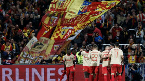 Арсенал загуби от Ланс, даде свидна жертва (ВИДЕО)