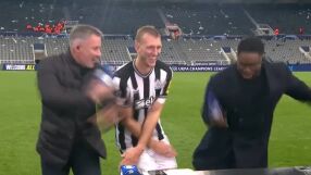 Танцът на героя: Движението, което превзе нета (ВИДЕО)