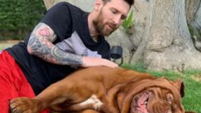 Меси е оставил кучето си в Барселона (ВИДЕО)