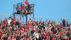 Страсти в синьо и червено (СНИМКИ)