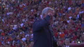 Плачете ли, бебенца? Моуриньо се гаври, изгониха го (ВИДЕО)