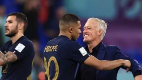 Дешан не е сигурен, че Меси е най-добрият в историята