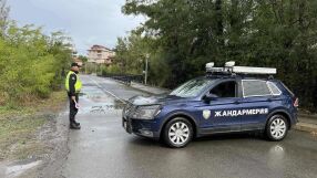 Евакуират ваканционно селище Елените (ВИДЕО, СНИМКИ)