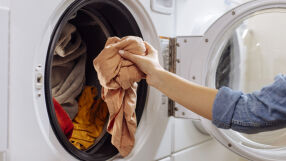 Гражданите на тази страна ще получават безплатен ток, ако перат и мият съдове през уикенда