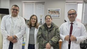 „Сега отново виждам и мога да се грижа за моето дете“: Спасиха зрението на самотна майка