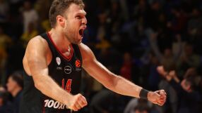 Везенков вдигна Джокович на крака