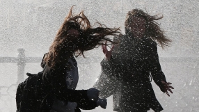 &quot;Излизайте навън при крайна необходимост&quot;: Вятър с пориви до 90 км/ч се очаква в община Царево