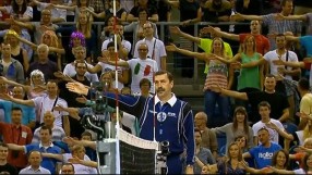 15 000 фенове се шегуват със съдията на волейболен мач
