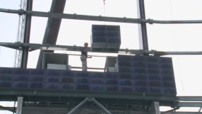 Демонтираха светлинното табло на „Васил Левски” (ВИДЕО)