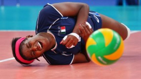 Волейболът бил безопасен спорт? Да, ама не! (ВИДЕО)