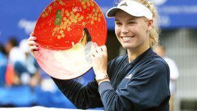 Каролине Возняцки триумфира в Токио (ГАЛЕРИЯ)