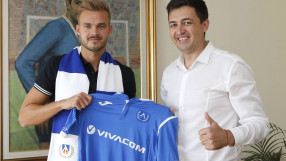 Исландски национал подписа с 