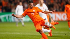 Ван Перси пропуска мача с България