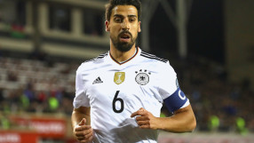 Сами Кедира купи и раздаде 1200 билета на деца за Германия - Норвегия