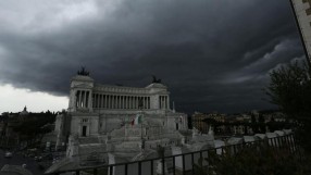 Дъждовете заплашват третия кръг на Калчото