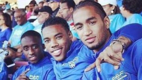 Гари Родригес поздрави братовчед си за преминаването в 