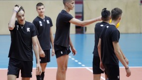 Юношите с убедителна победа на старта на европейското по волейбол в Италия