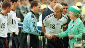 Отлагат кръга във Висшата лига заради кончината на кралицата?