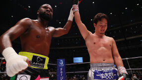 Мейуедър бързо нокаутира японски инфлуенсър