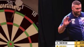 Дартс играч без малко да закове съперник