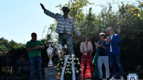 Откриха паметник на Никола Спасов пред 