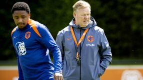 Война в Нидерландия: Куман задраска футболист, който ще играе в Саудитска Арабия