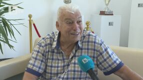 Христо Бонев за победата с 8:3 над Испания: Един удари юмрук на съдията (ВИДЕО)