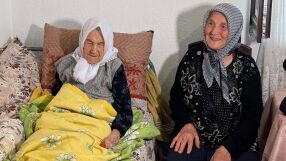 В Деня на възрастните хора: Есма Мустафа на 109 г. е най-възрастната жена у нас (СНИМКИ)