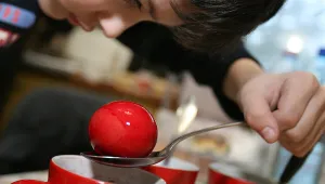 И днес боядисваме великденски яйца