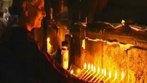 Хиляди християни посрещнаха Благодатния огън