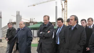 Мишел Платини инспектира стадионите в Украйна преди Евро 2012