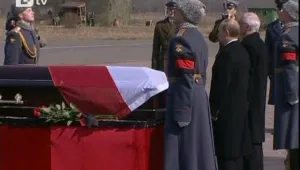 Ковчегът с тленните останки на Качински пристигна във Варшава