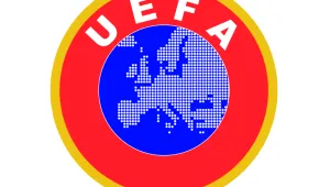 Байерн призова УЕФА да задължи Лион да играе