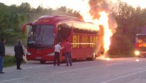 Автобус изгоря напълно при пожар във Великотърновско 