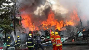 Десет души загинаха при пожар в китайски хотел