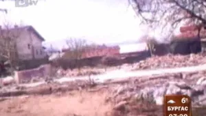 Децата в пазарджишко село играят на основите на недостроена църква