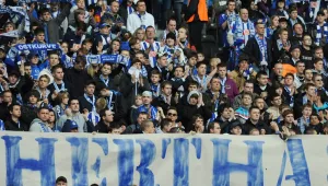 Херта и Аугсбург влязоха в Бундеслигата, Бохум ще играе плейоф с Борусия (М)