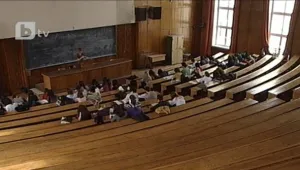 Занижени критерии са довели до удвояване на професорите за няколко години