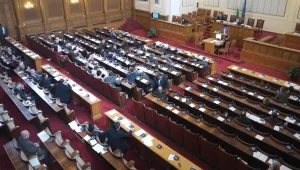 Маите, Веско Маринов, Наум и Ангеларий гастролират в парламента