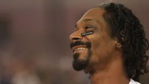 Snoop Dogg издава книга за пушене