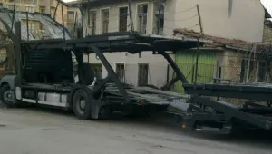 Аз, репортерът: ТИР превърна улица в паркинг