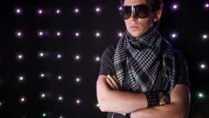 Hardwell се задава